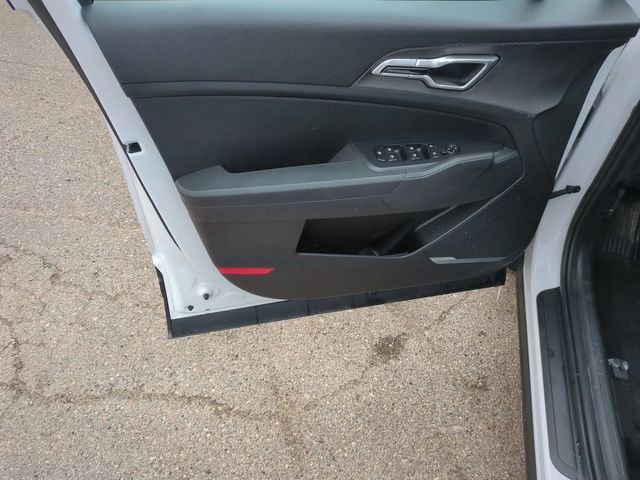 Used 2025 Kia Sportage LX image 20