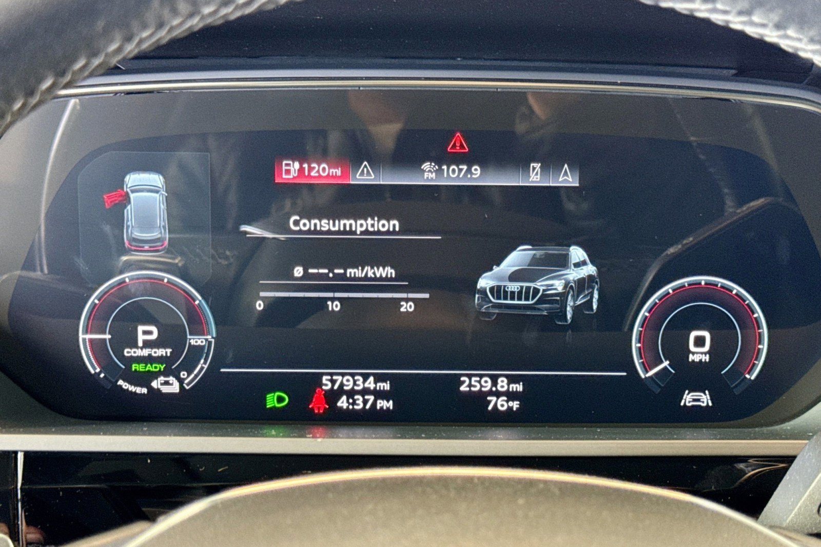 Used 2022 Audi e-tron Premium image 11