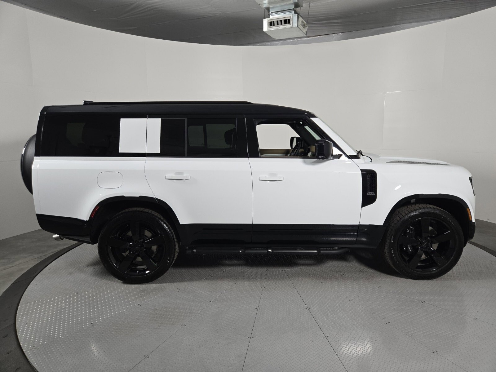 New 2026 Land Rover Defender 130 V8 image 7