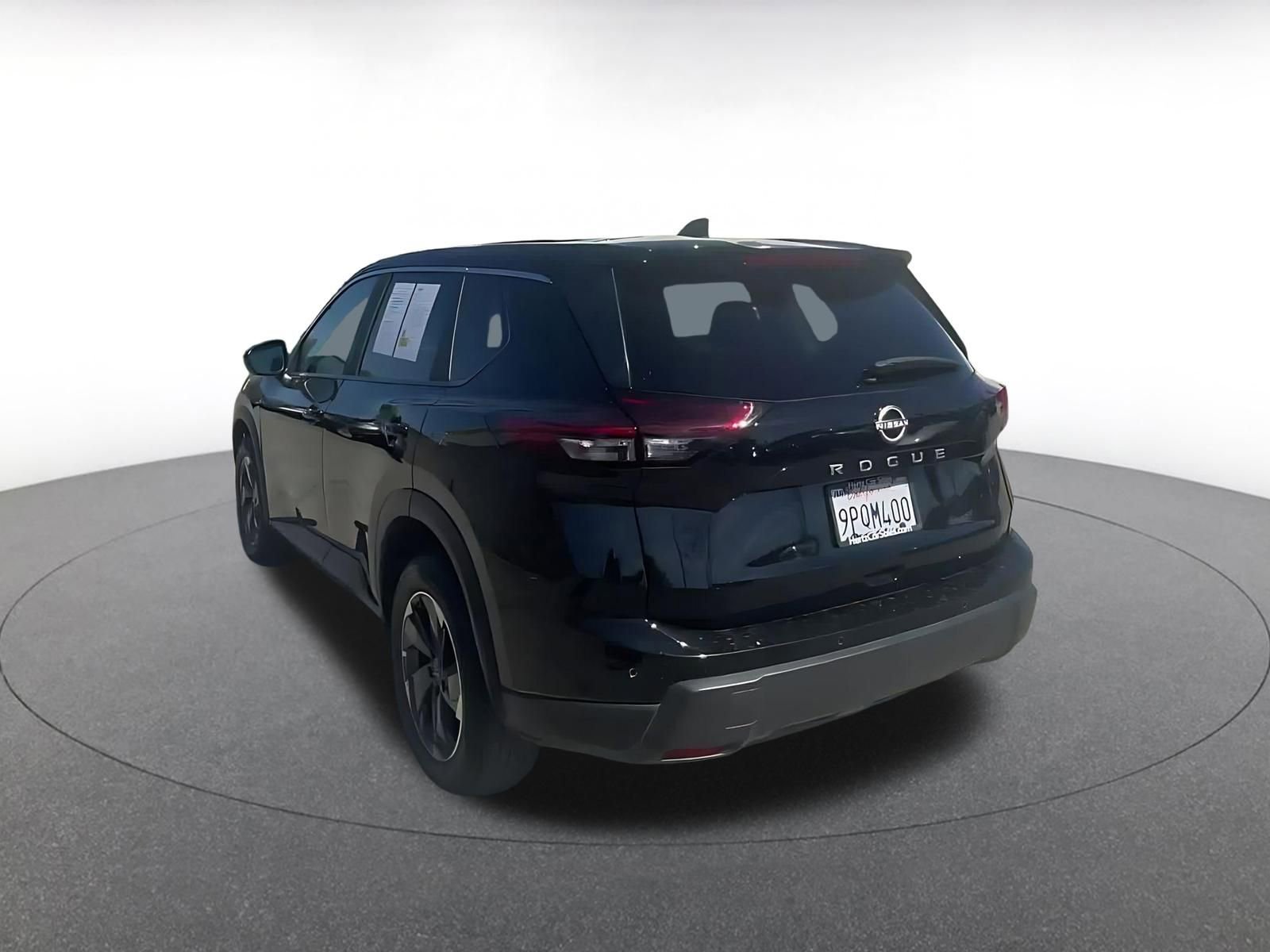 Used 2025 Nissan Rogue SV FWD image 11