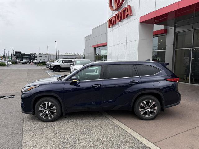 Certified 2021 Toyota Highlander XLE AWD/4WD image 5
