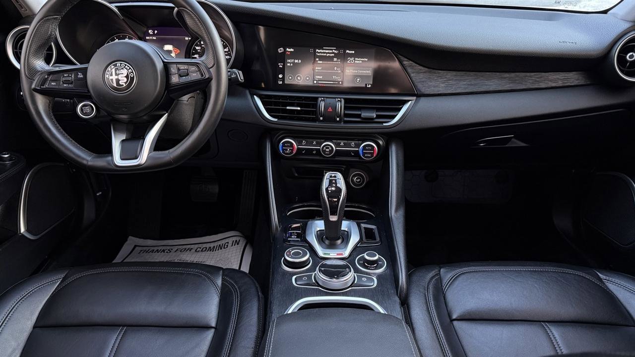 Used 2020 Alfa Romeo Giulia AWD w/ Nero Edizione image 26