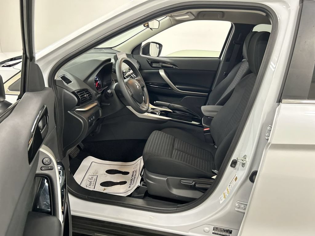 Used 2024 Mitsubishi Eclipse Cross LE AWD/4WD image 9