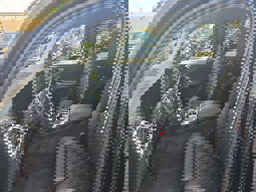 Used 2024 BMW X7 xDrive40i image 17