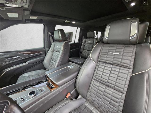 Used 2022 Cadillac Escalade ESV Premium Luxury Platinum RWD image 13