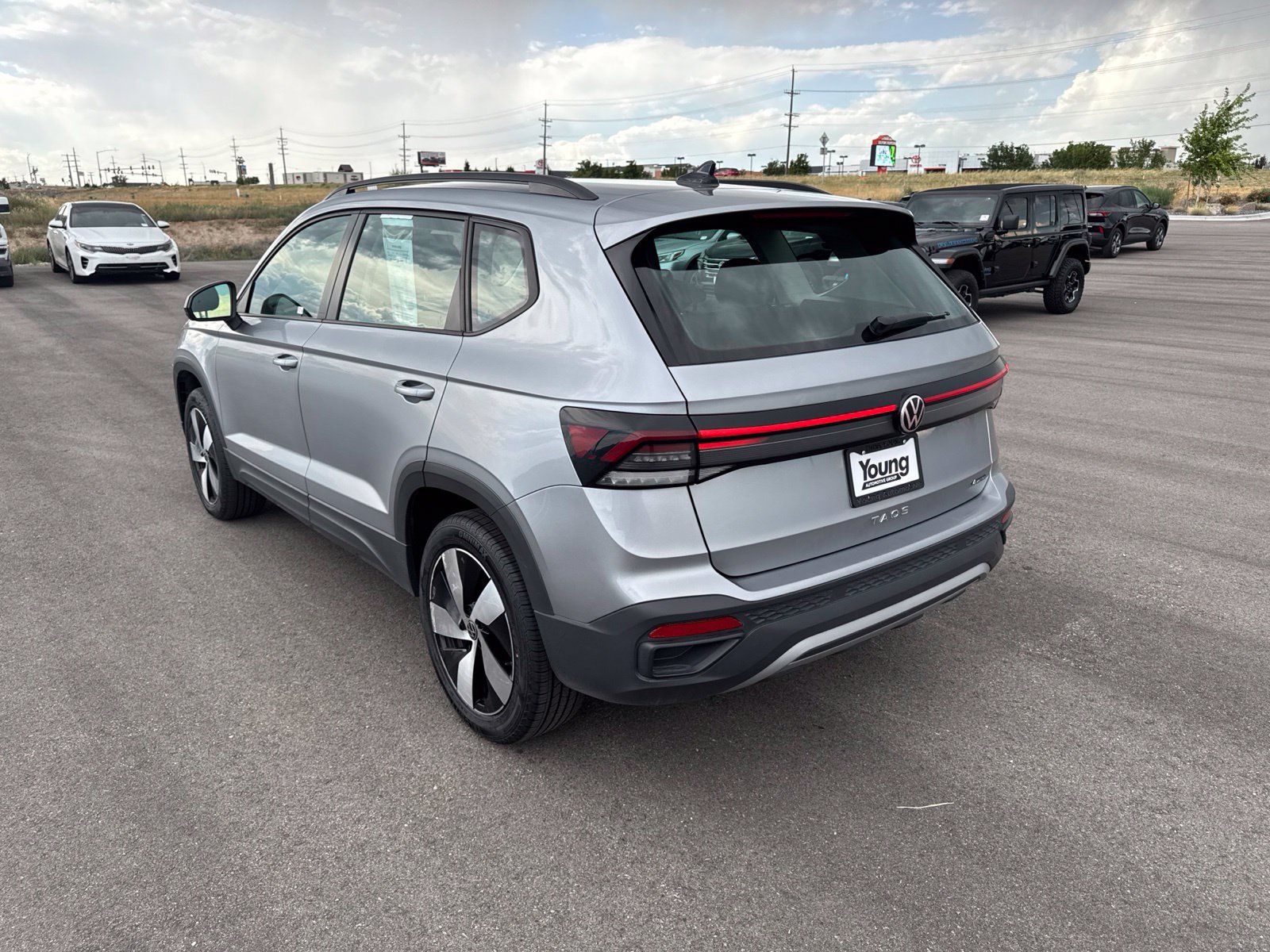 Used 2025 Volkswagen Taos S AWD/4WD image 5
