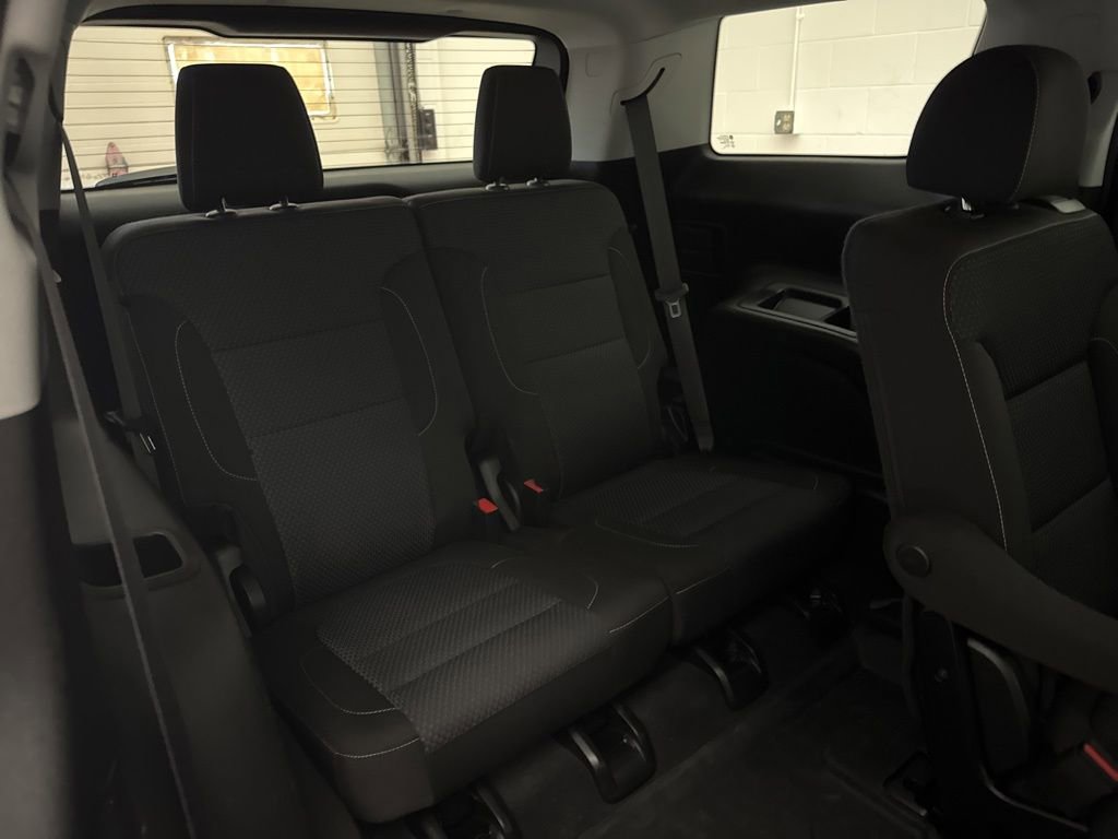 Used 2023 GMC Acadia SLE w/ Driver Convenience Package FWD image 50