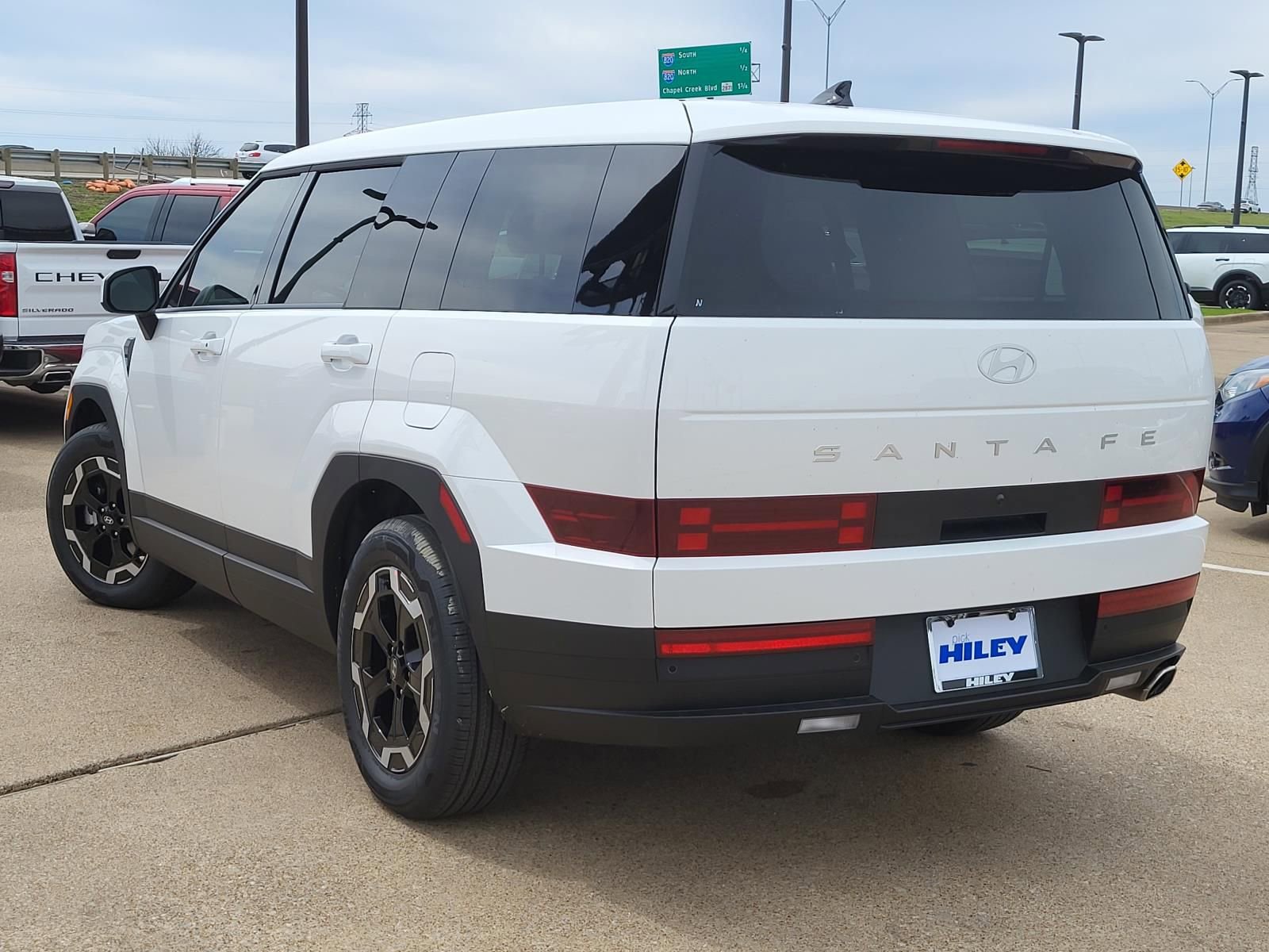 New 2026 Hyundai Santa Fe SE FWD image 3