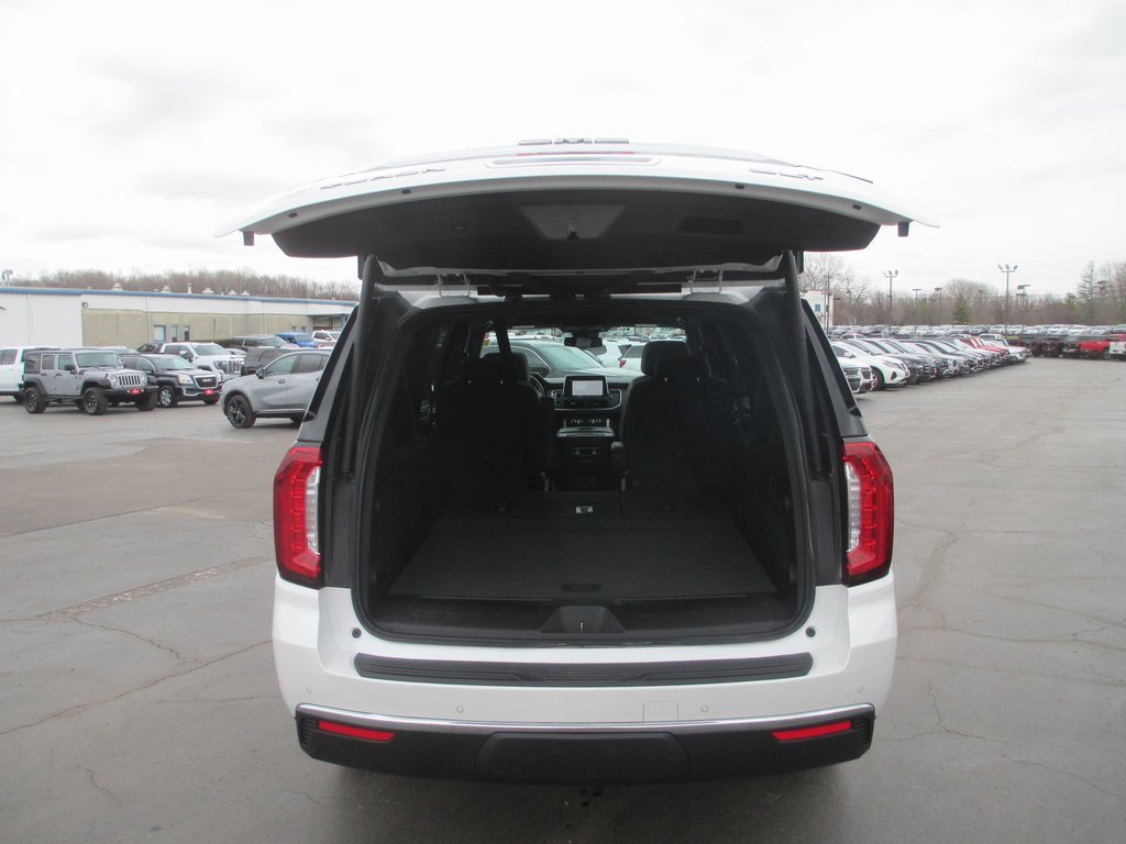 Used 2023 GMC Yukon XL SLT image 6