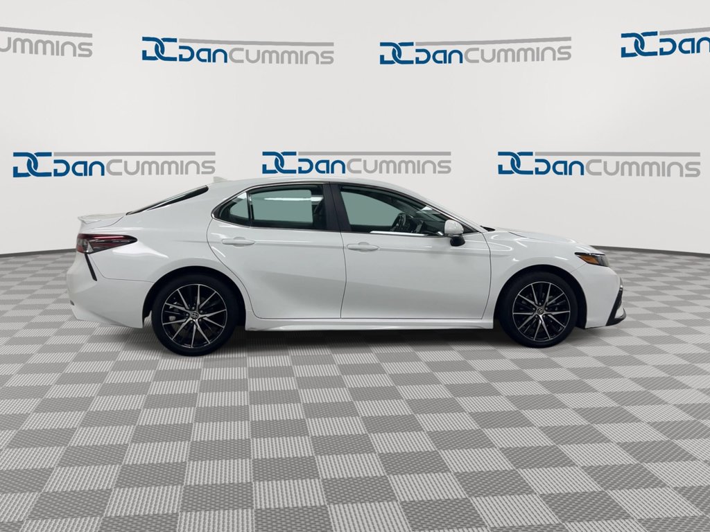 Used 2024 Toyota Camry SE FWD image 9