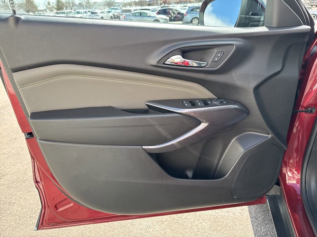 Used 2024 Chevrolet Trax ACTIV w/ Driver Confidence Package image 33