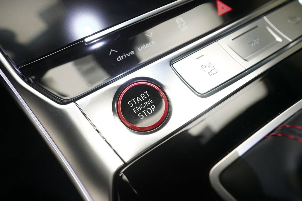 Used 2025 Audi RS 6 performance image 28