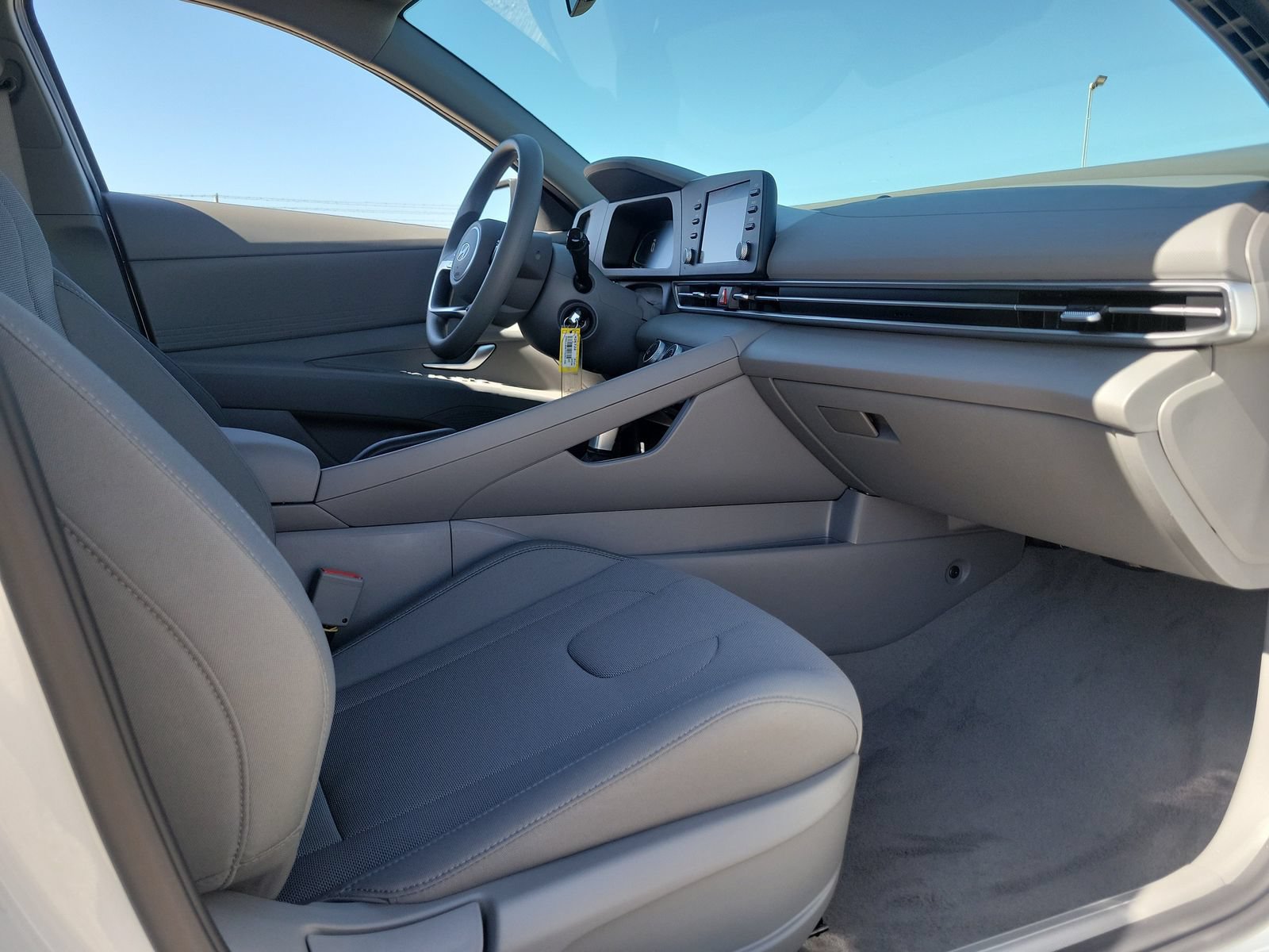 New 2026 Hyundai Elantra SE FWD image 16