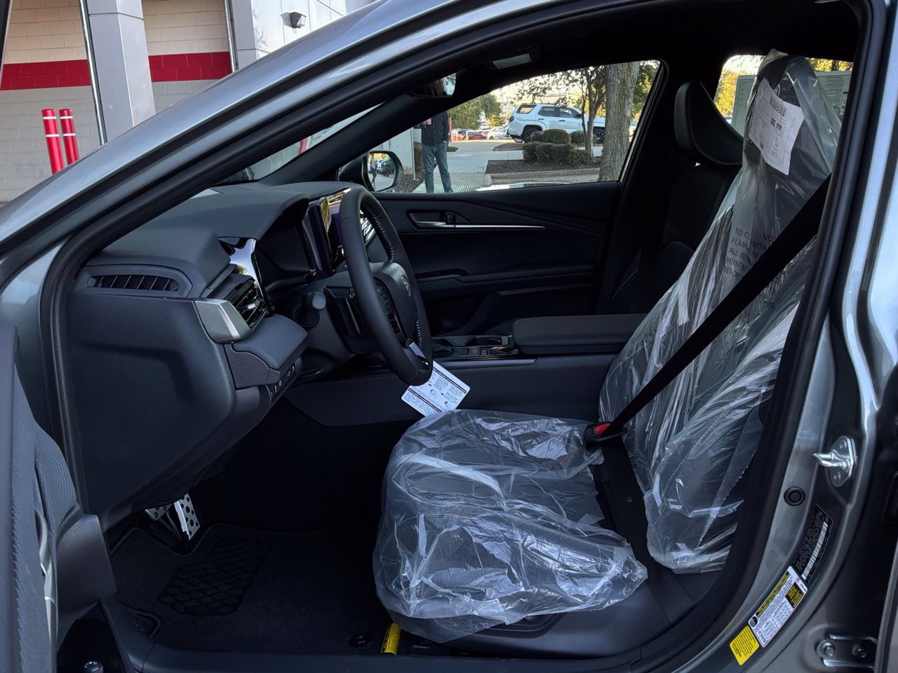New 2026 Toyota Camry Hybrid FWD image 9