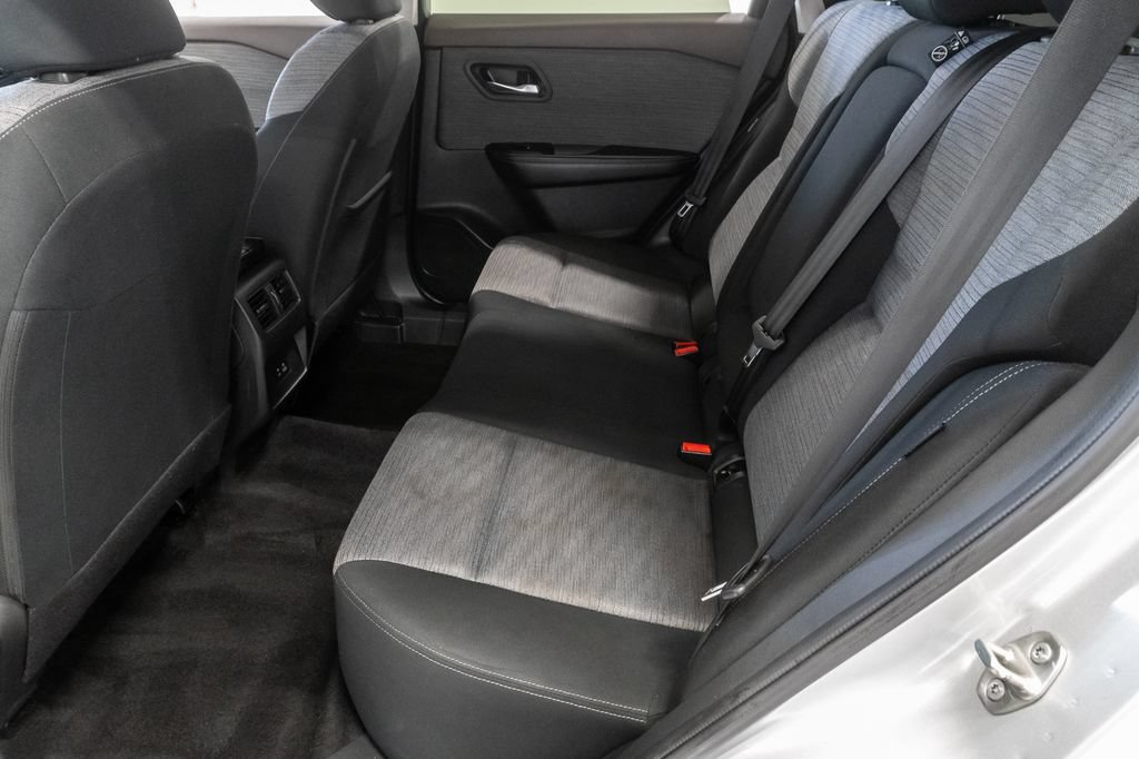 Used 2023 Nissan Rogue SV AWD/4WD image 23