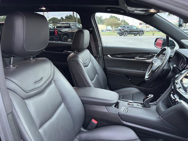 Used 2025 Cadillac XT6 Premium Luxury image 9