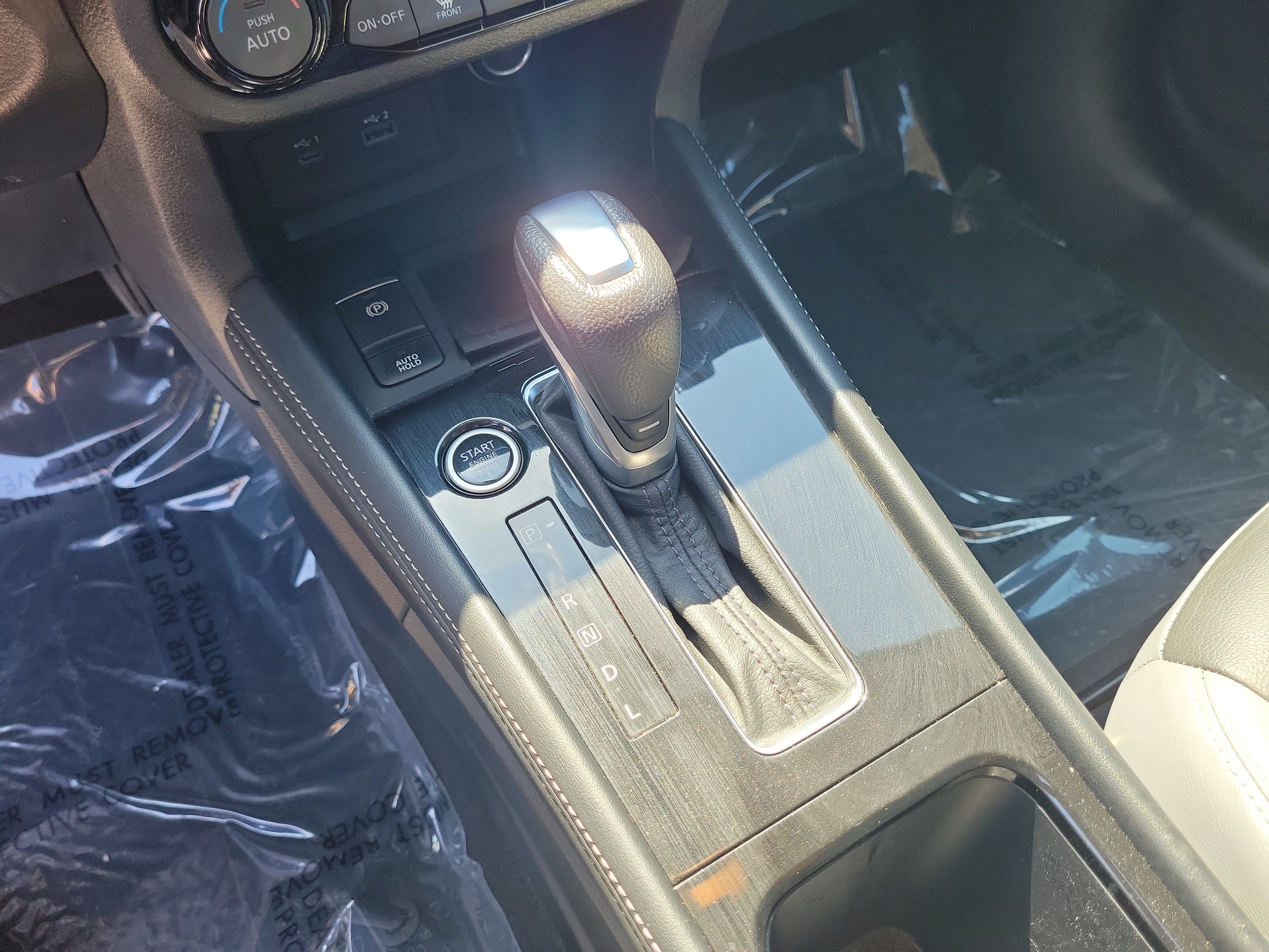 Certified 2021 Nissan Kicks SR w/ SR Premium Package FWD image 22