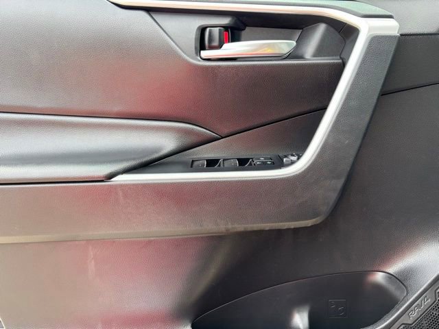 Used 2022 Toyota RAV4 XLE image 13