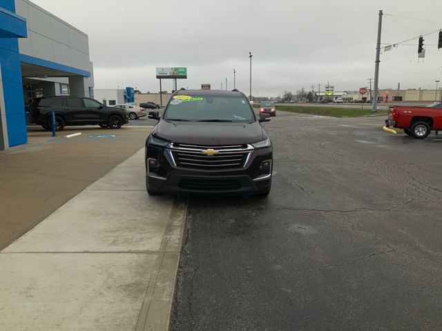 Used 2023 Chevrolet Traverse LT image 3