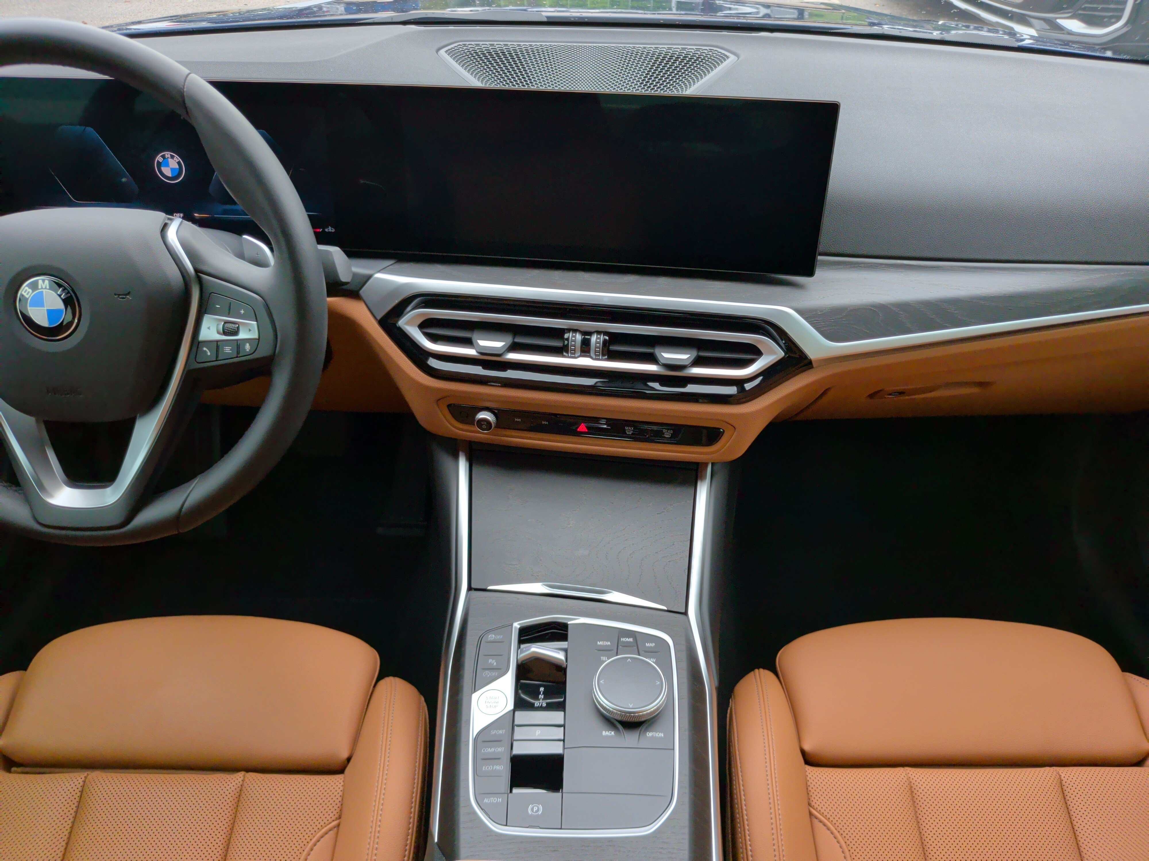Certified 2024 BMW 330i Sedan w/ Convenience Package RWD image 34