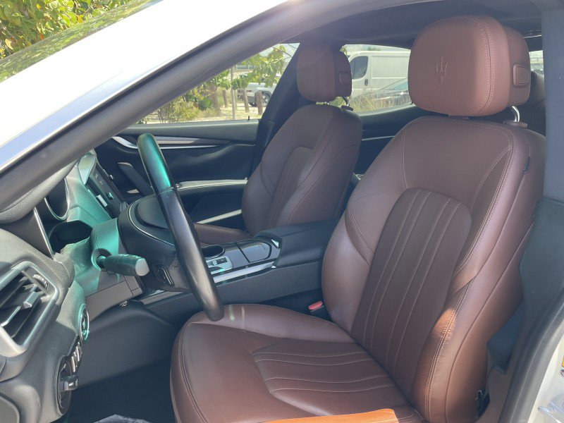 Used 2016 Maserati Ghibli RWD image 2