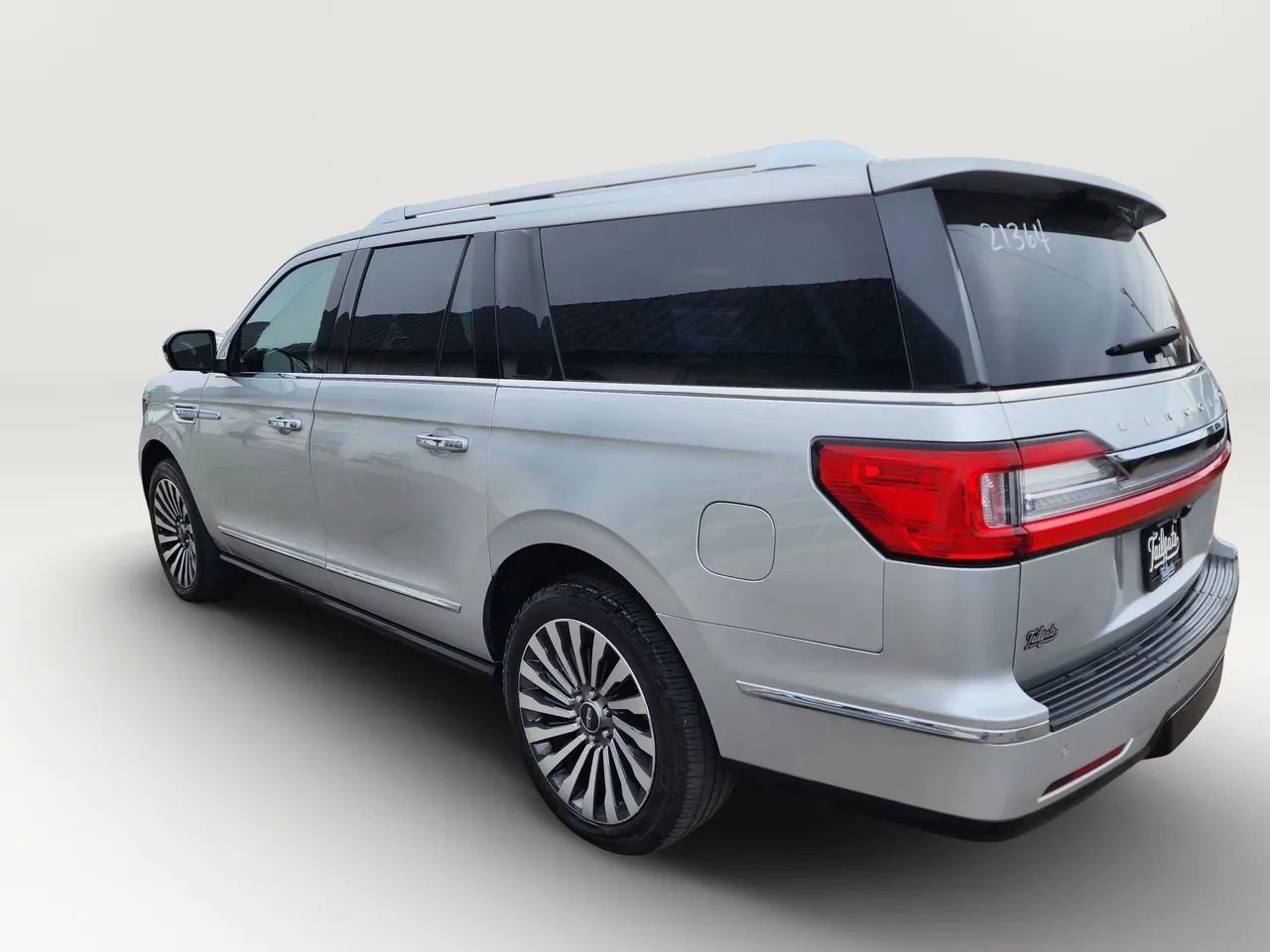 Used 2018 Lincoln Navigator L Reserve AWD/4WD image 5