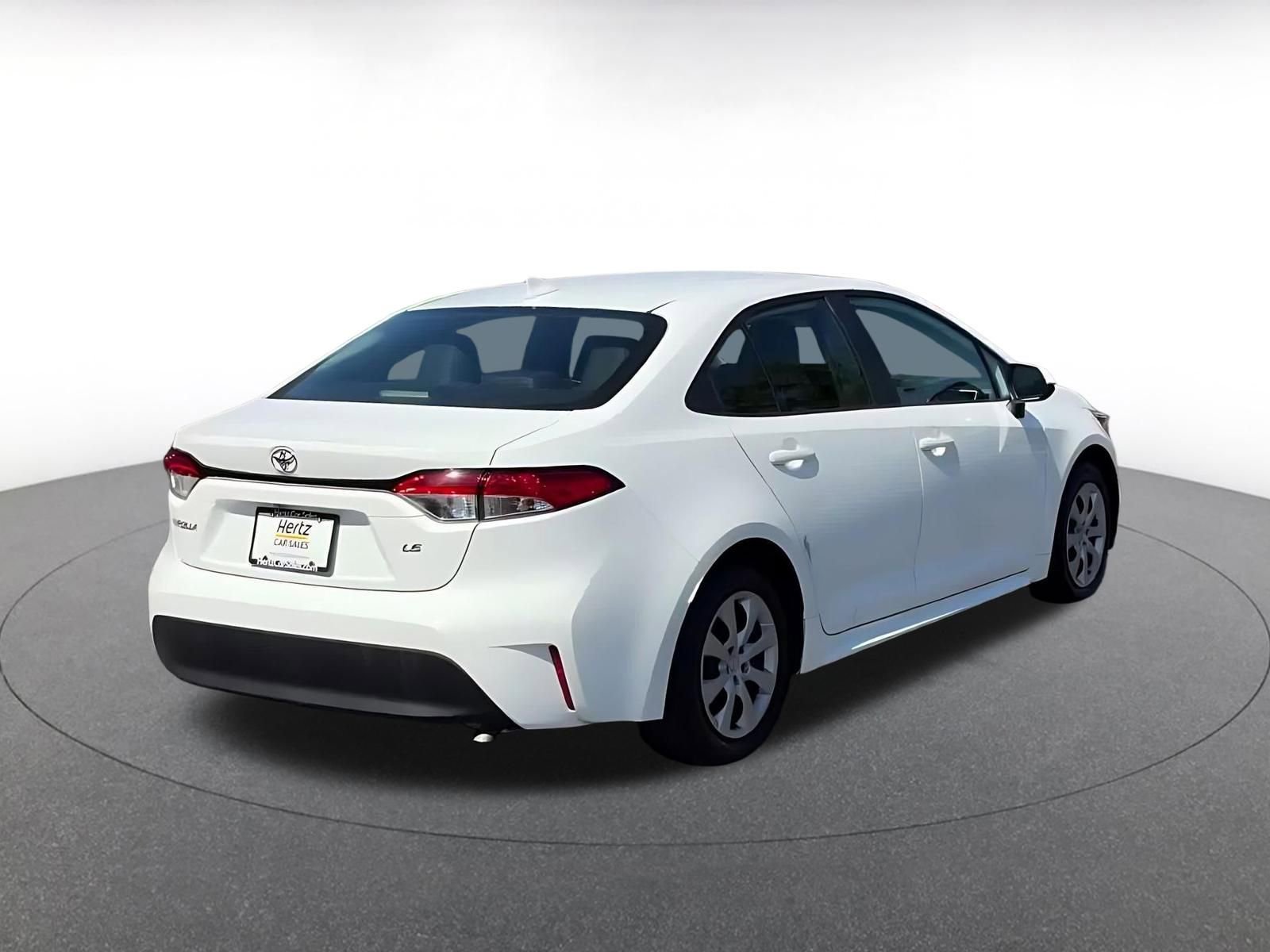 Used 2025 Toyota Corolla LE image 14