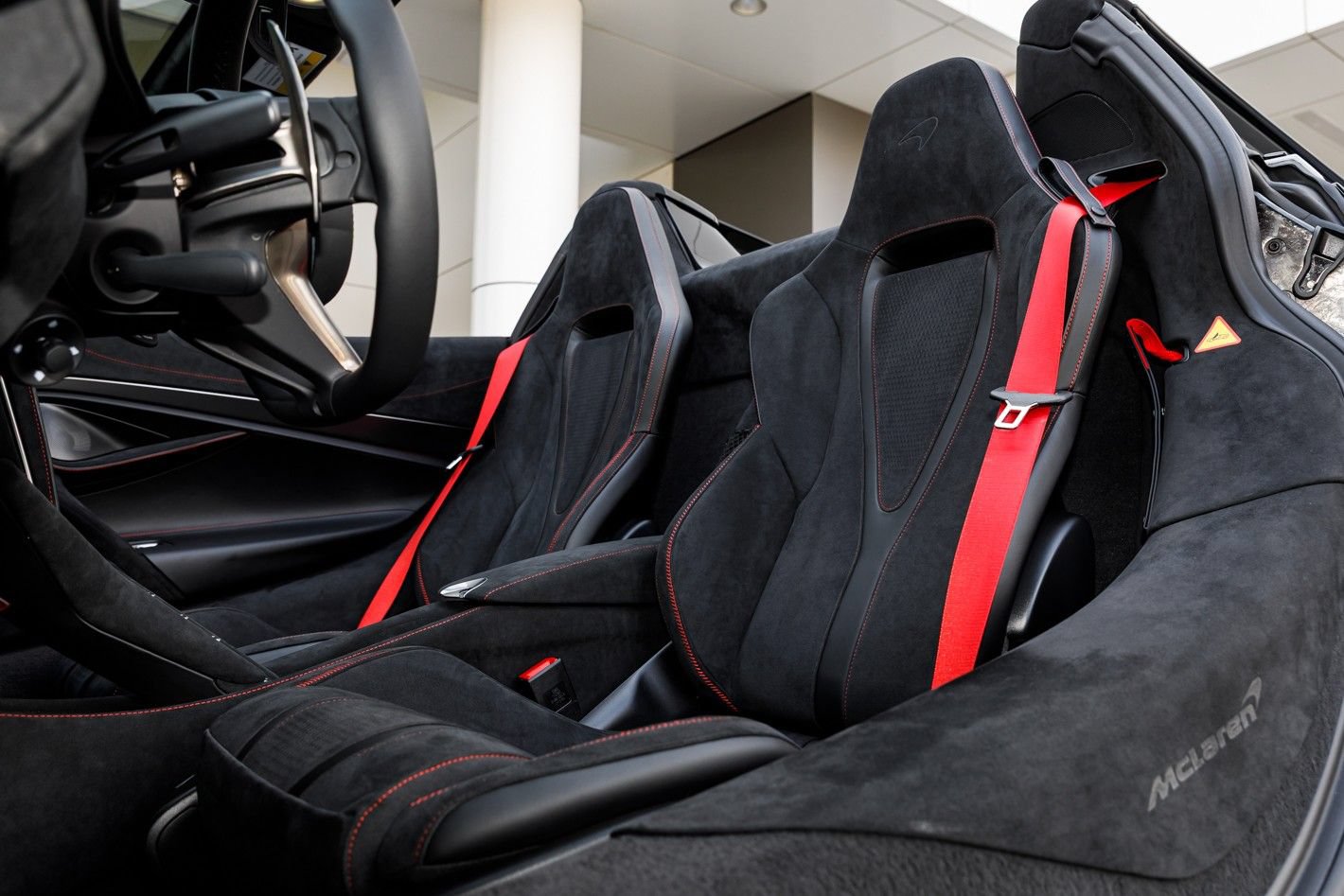 Used 2026 McLaren 750S Spider RWD image 31