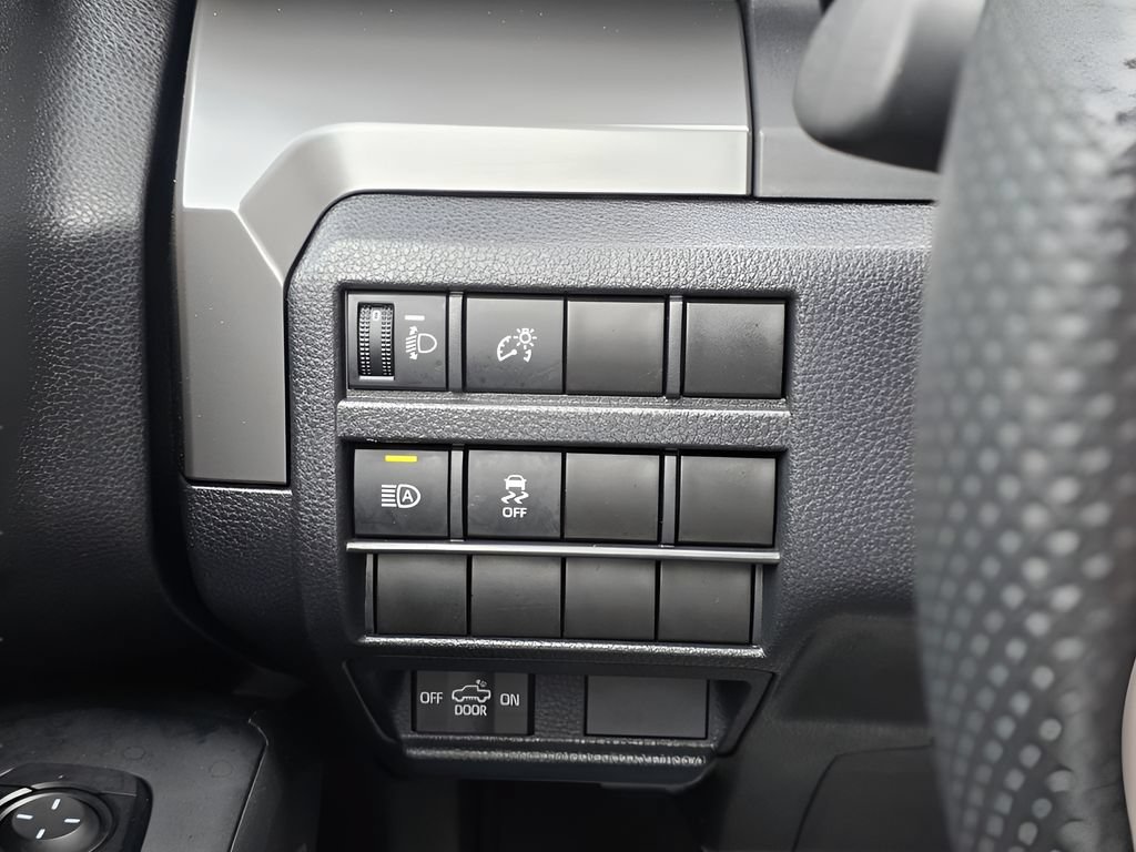 Used 2024 Toyota Tacoma SR5 AWD/4WD image 19