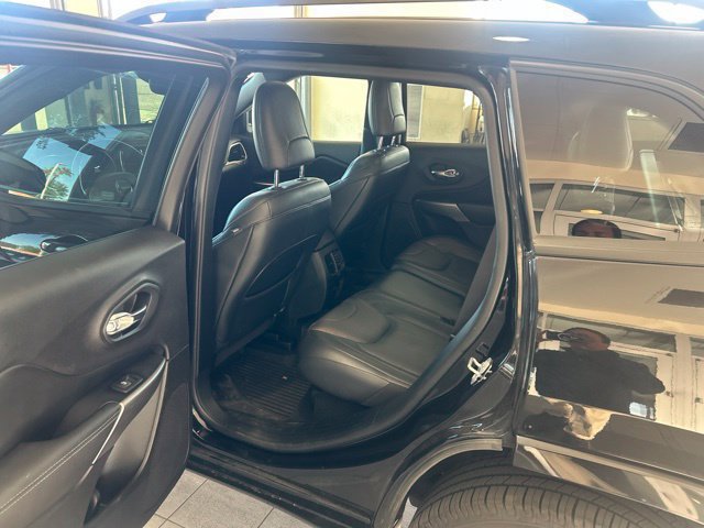 Used 2020 Jeep Cherokee High Altitude AWD/4WD image 8