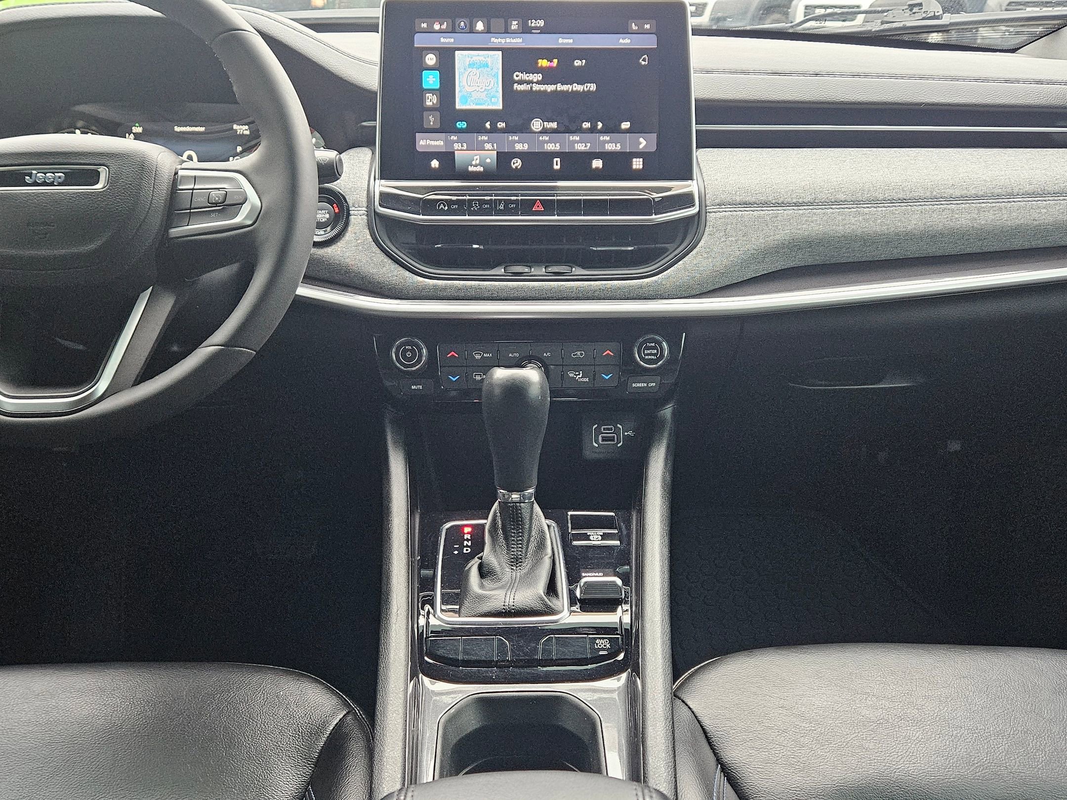 Used 2023 Jeep Compass Latitude w/ Convenience Group image 10