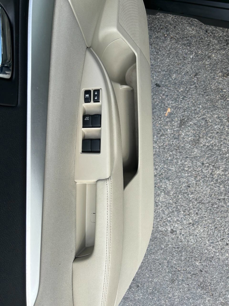 Used 2012 Subaru Outback 2.5i image 16