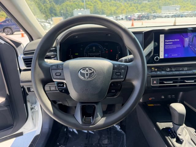 Used 2025 Toyota Camry LE FWD image 13
