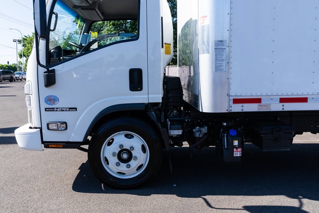 Used 2023 Isuzu NPR RWD image 4