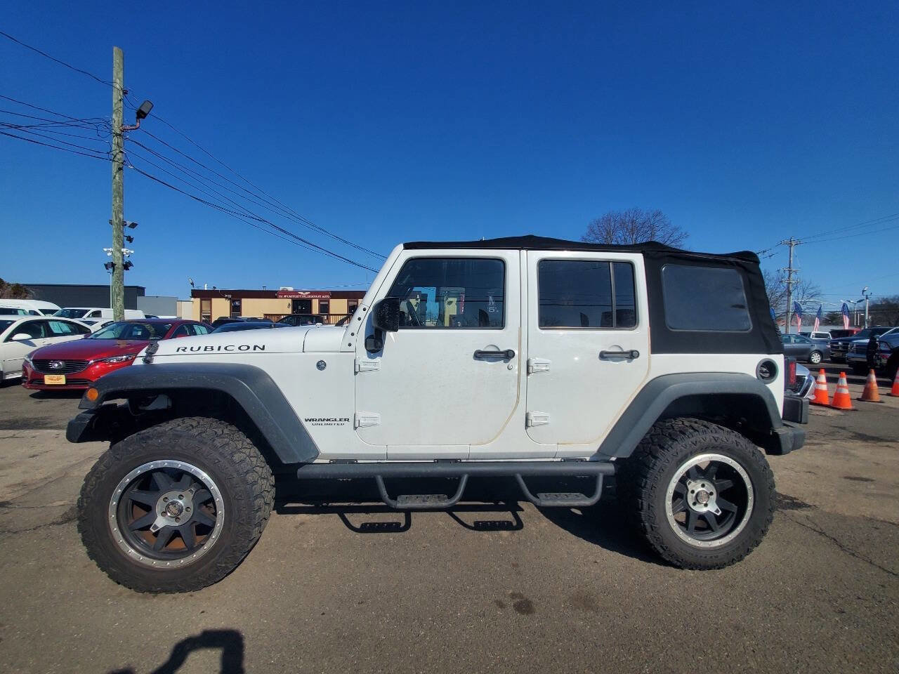 Used 2017 Jeep Wrangler Unlimited Rubicon w/ Cold Weather Group AWD/4WD image 2