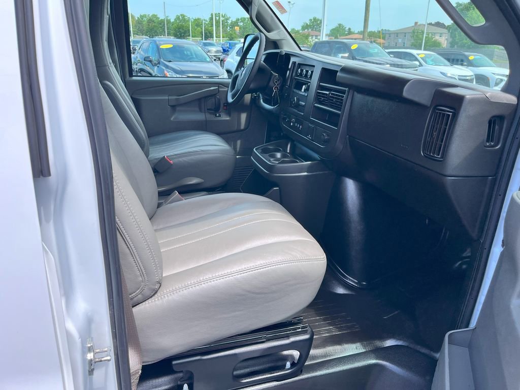 Used 2024 GMC Savana 2500 Work Van w/ Driver Convenience Package image 10