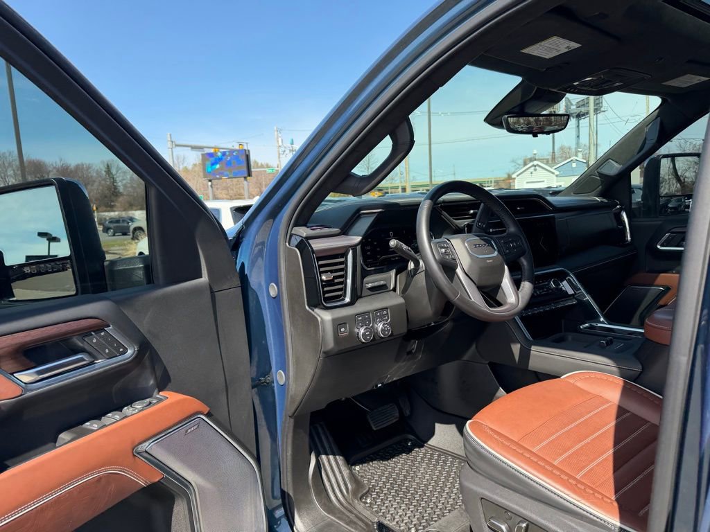 Used 2025 GMC Sierra 2500 Denali Ultimate image 19