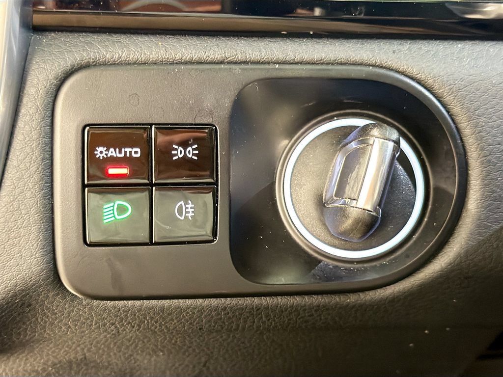 Certified 2020 Porsche Cayenne AWD/4WD image 11