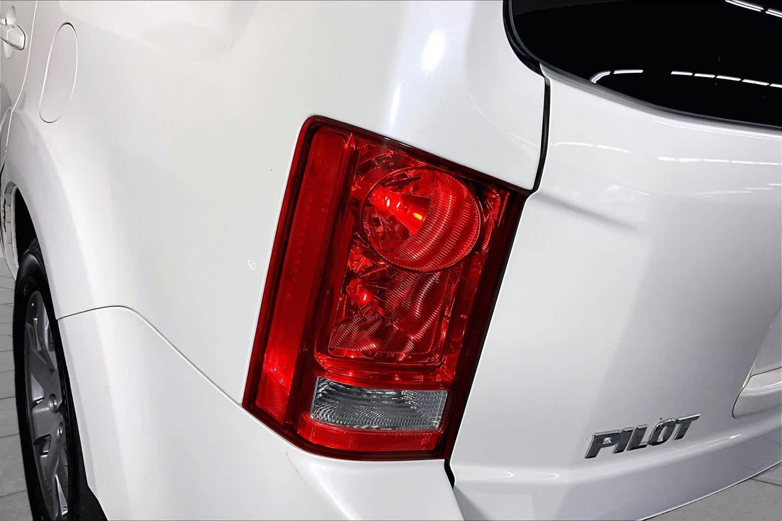 Used 2014 Honda Pilot Touring image 28