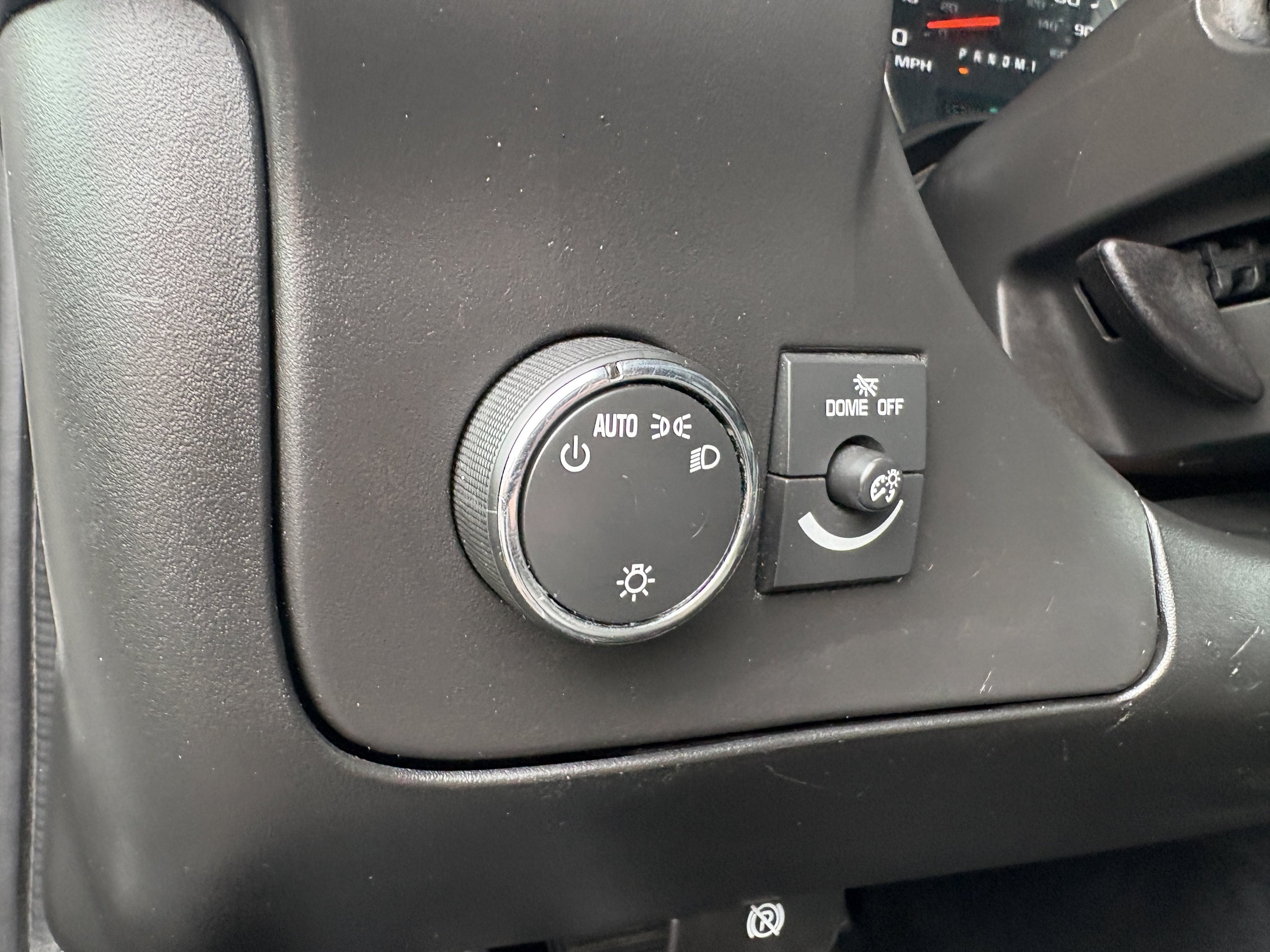 Used 2017 Chevrolet Express 3500 RWD image 18