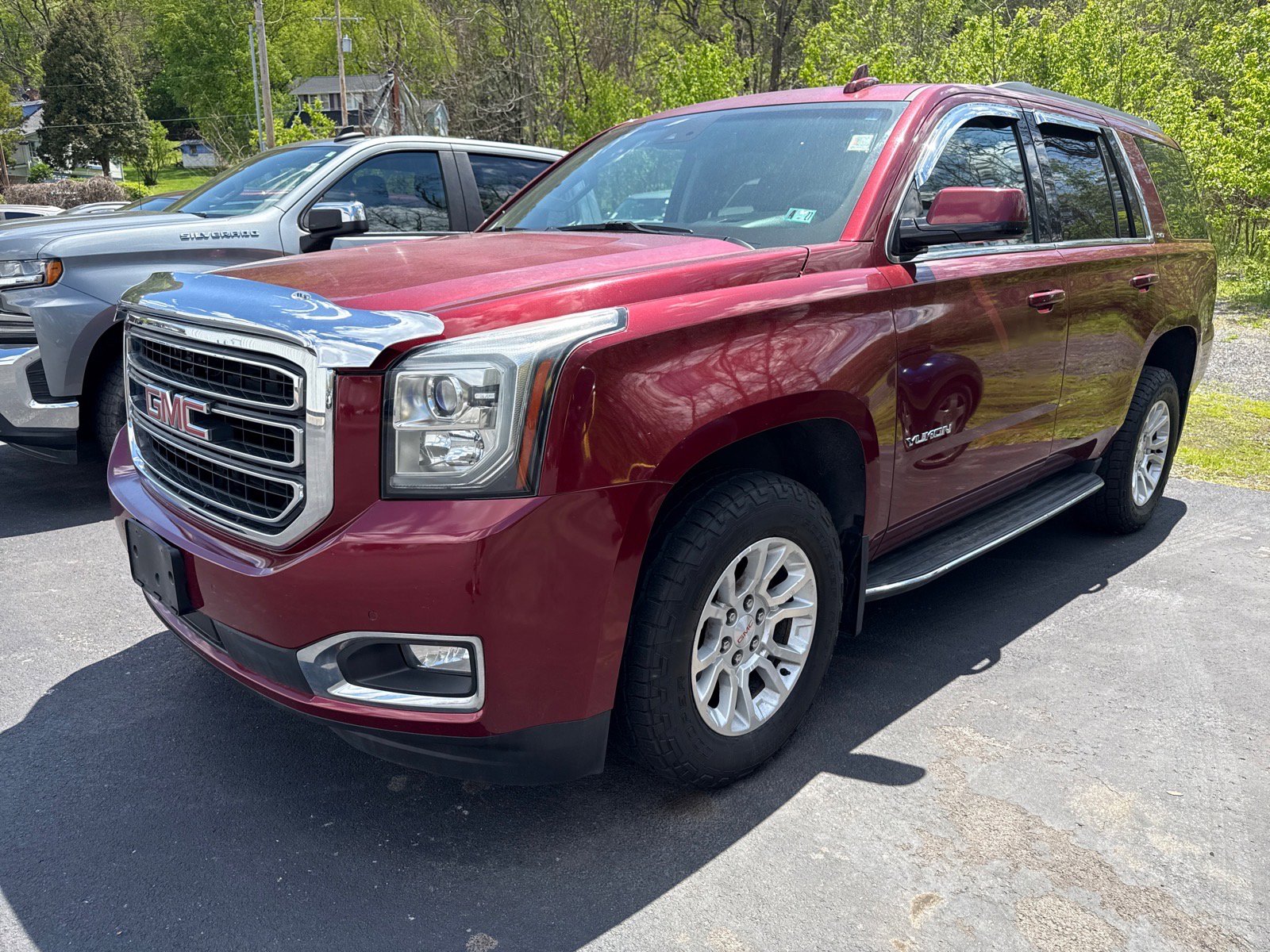 Used 2017 GMC Yukon SLT AWD/4WD image 3