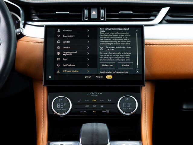 Used 2023 Jaguar F-PACE R-Dynamic S image 21