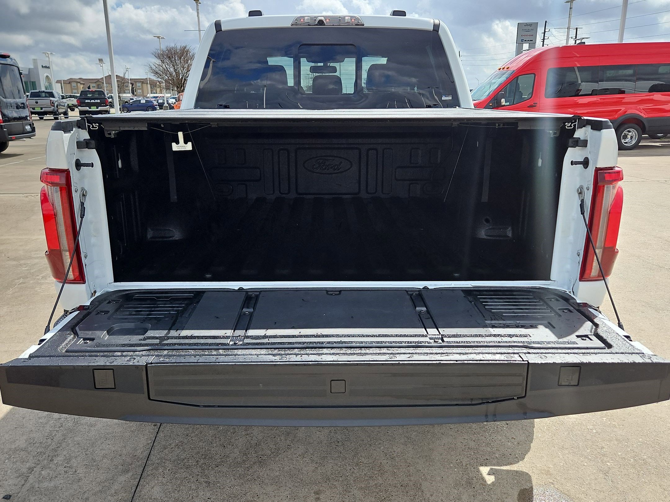 Used 2025 Ford F150 Raptor AWD/4WD image 31