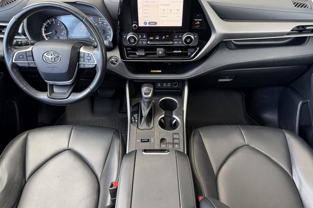 Used 2023 Toyota Highlander XLE FWD image 26