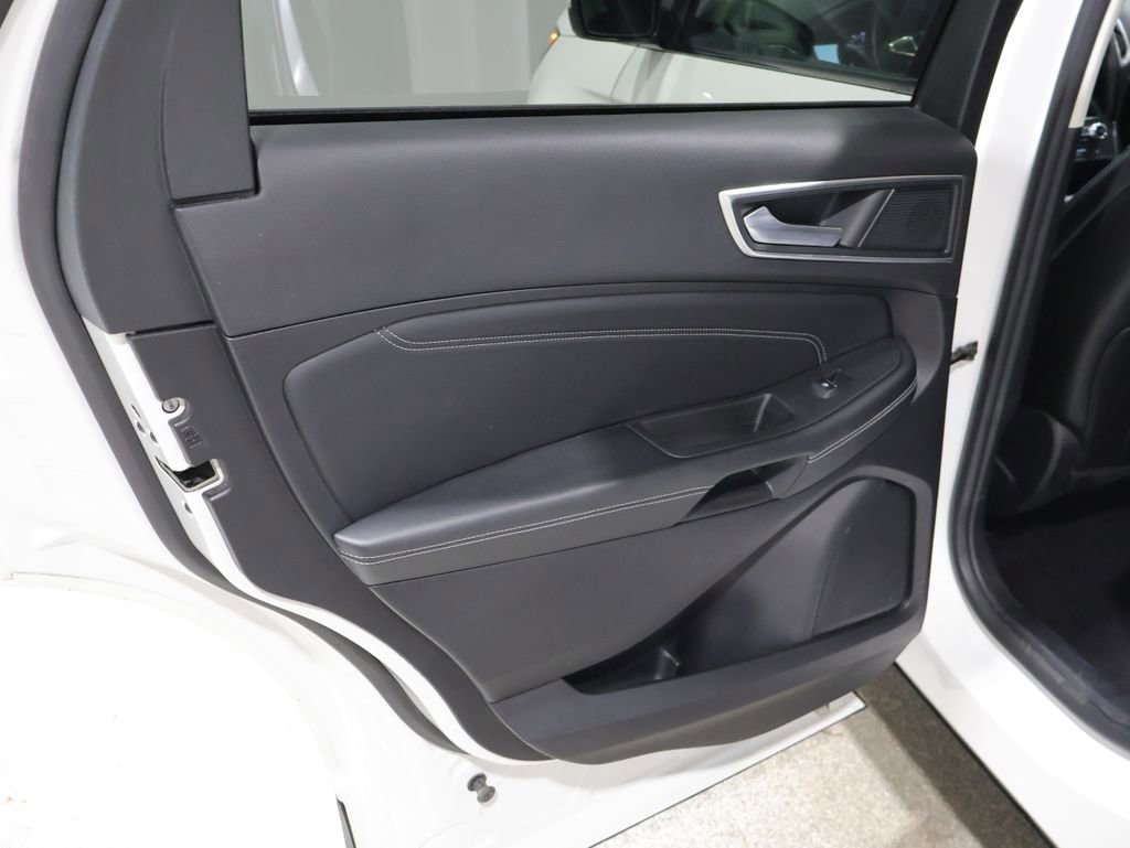 Used 2024 Ford Edge Titanium w/ Equipment Group 301A AWD/4WD image 17