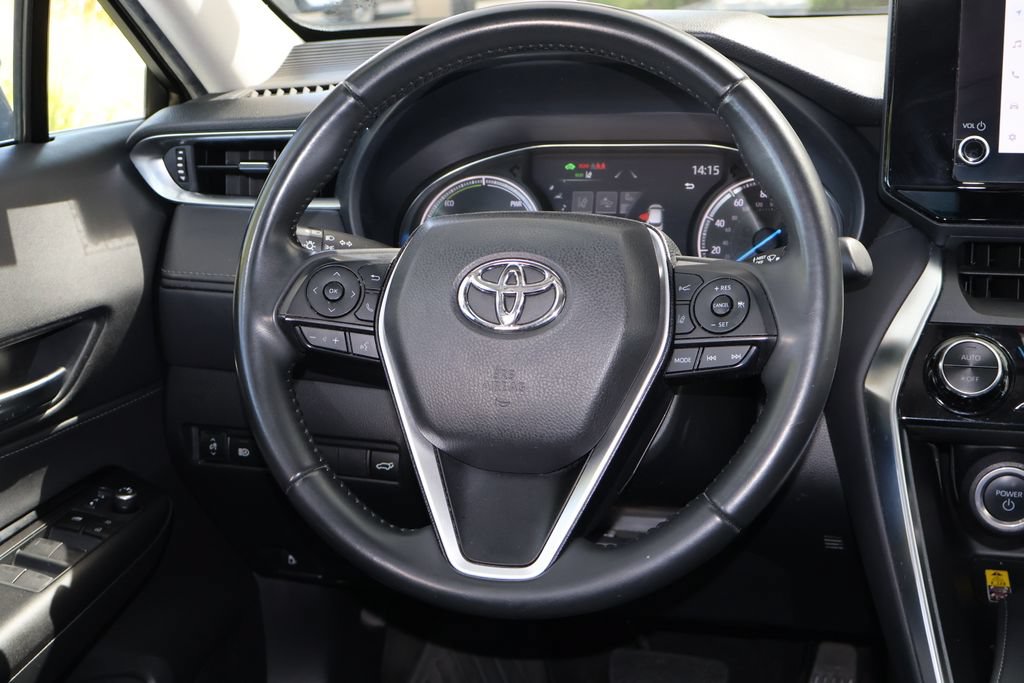 Used 2023 Toyota Venza LE AWD/4WD image 25