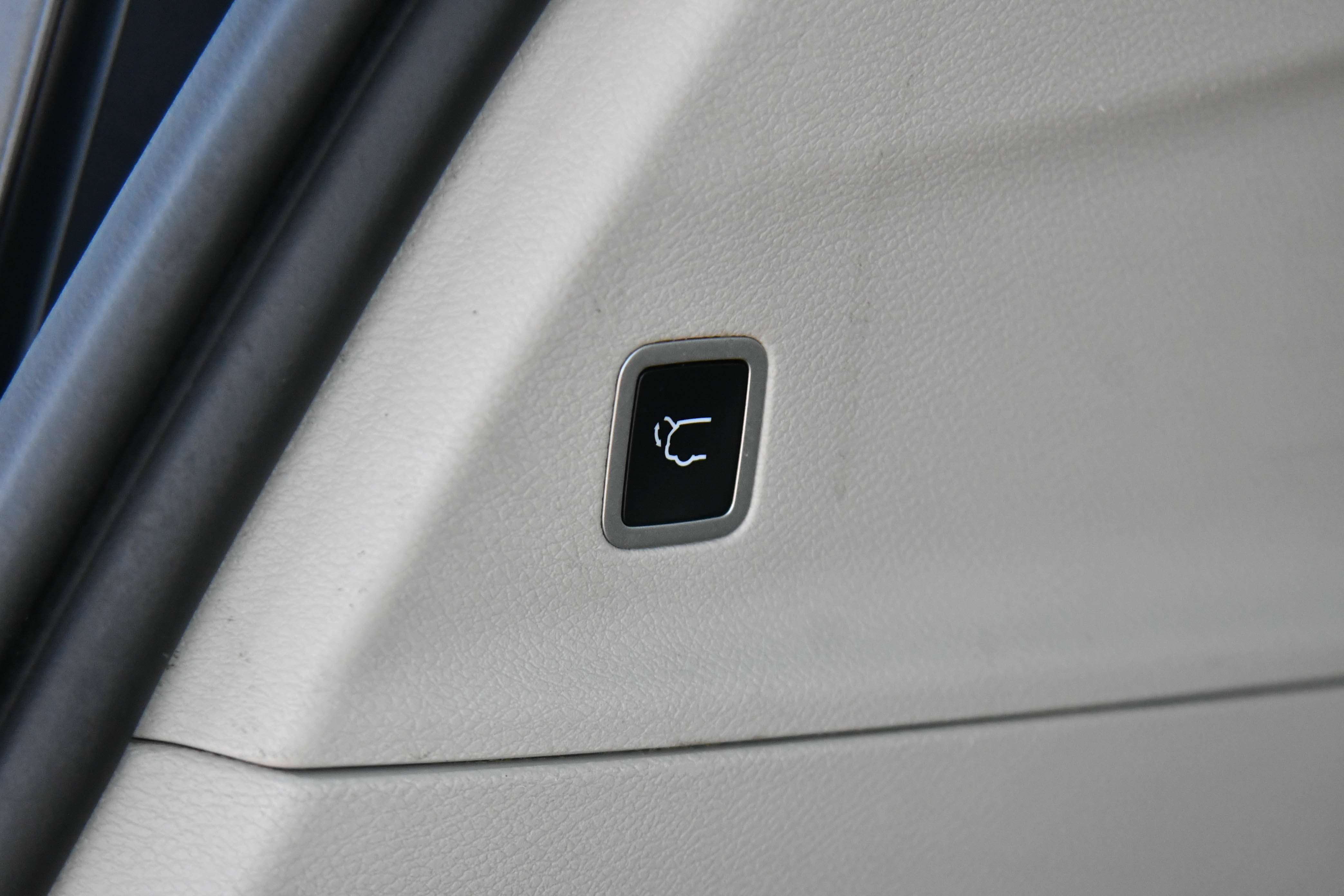 Used 2023 Chrysler Voyager LX FWD image 42