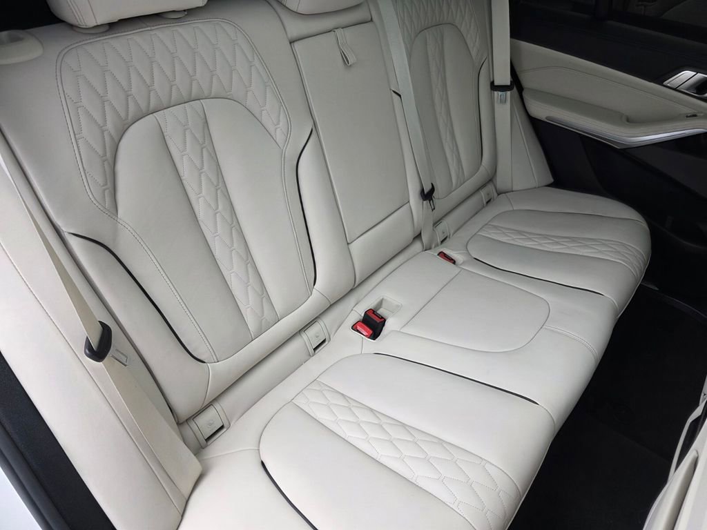 Used 2024 BMW X5 sDrive40i w/ M Sport Package RWD image 27