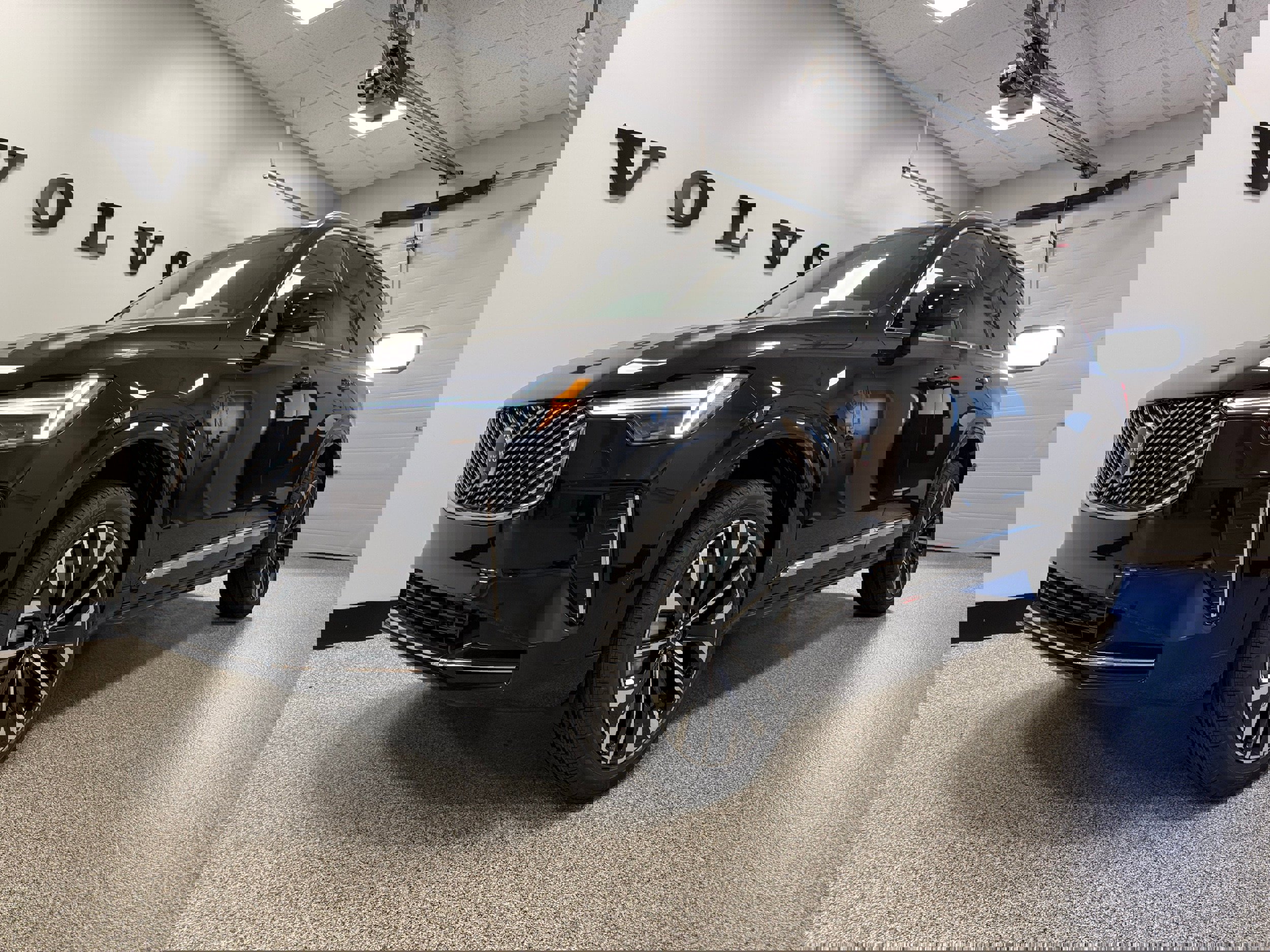 New 2026 Volvo XC90 B6 Ultra w/ Protection Package Premier image 2