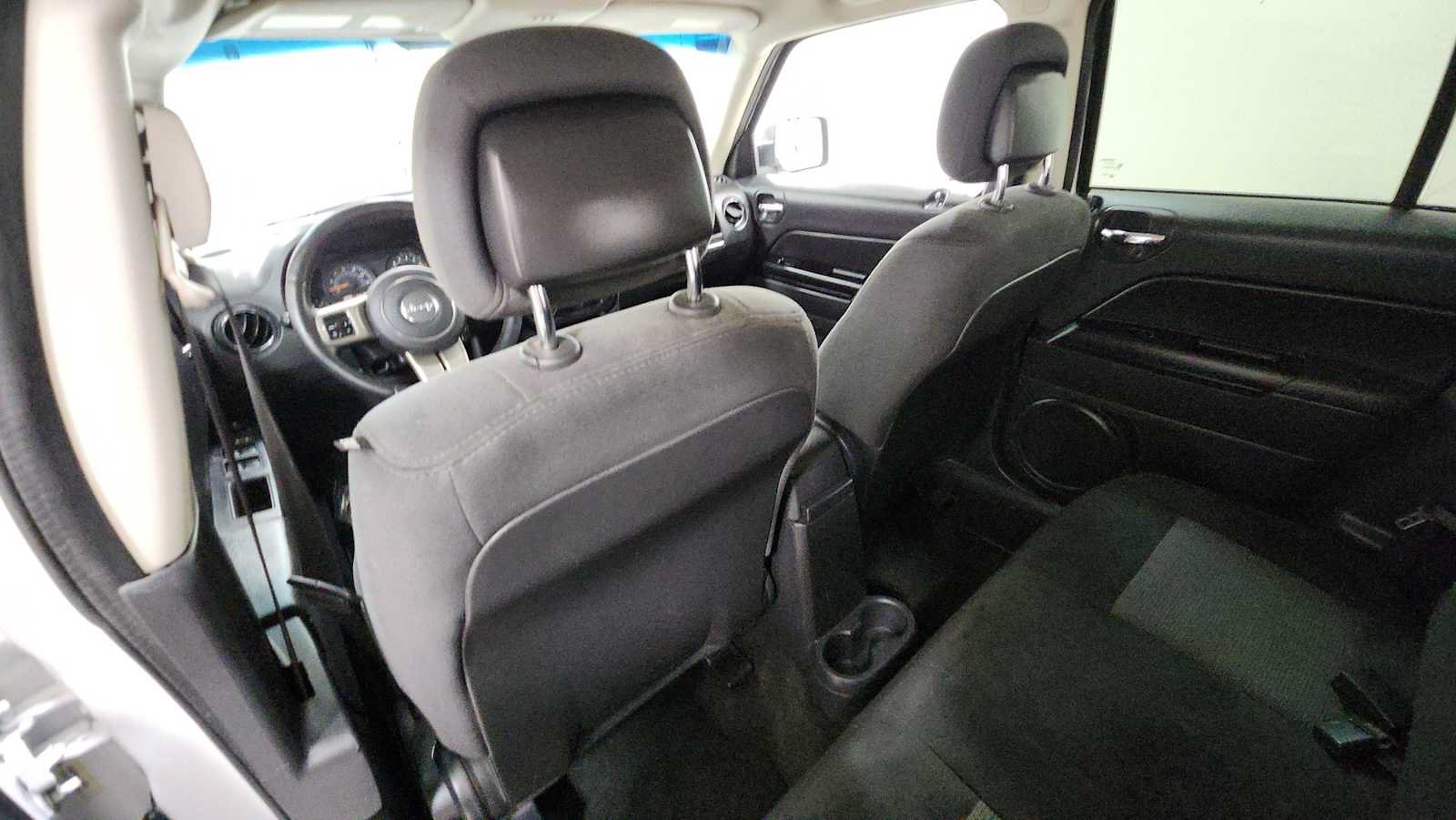 Used 2014 Jeep Patriot Latitude AWD/4WD image 23